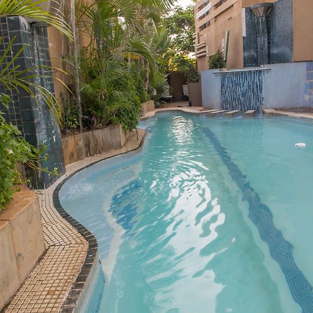 Peermont Mondior Hotel Gaborone Buitenkant foto