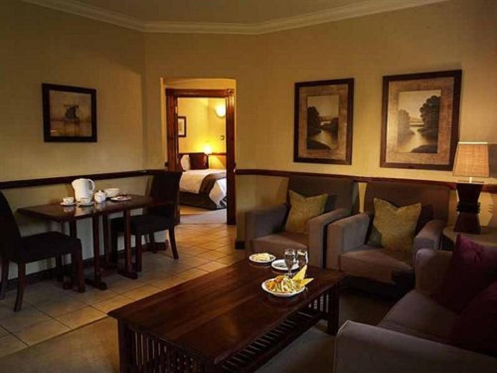Peermont Mondior Hotel Gaborone Buitenkant foto