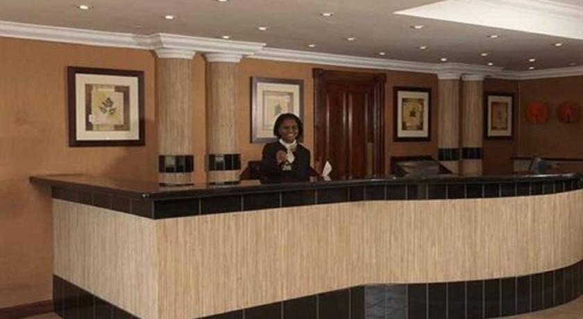 Peermont Mondior Hotel Gaborone Buitenkant foto