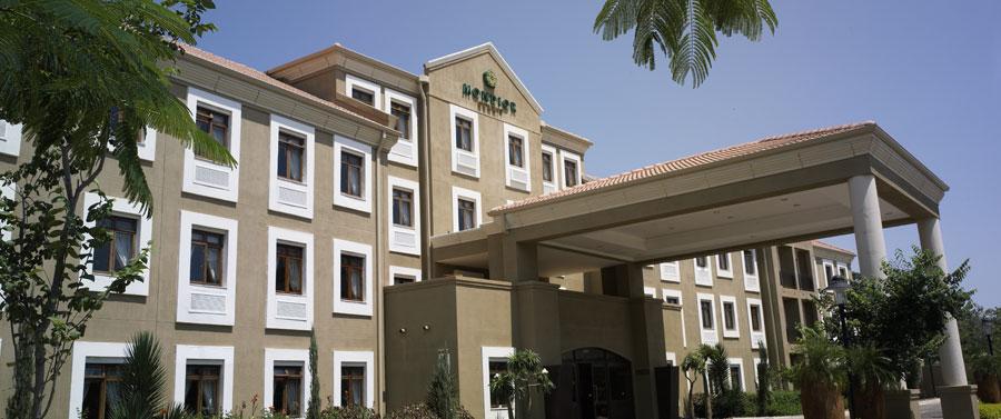 Peermont Mondior Hotel Gaborone Buitenkant foto