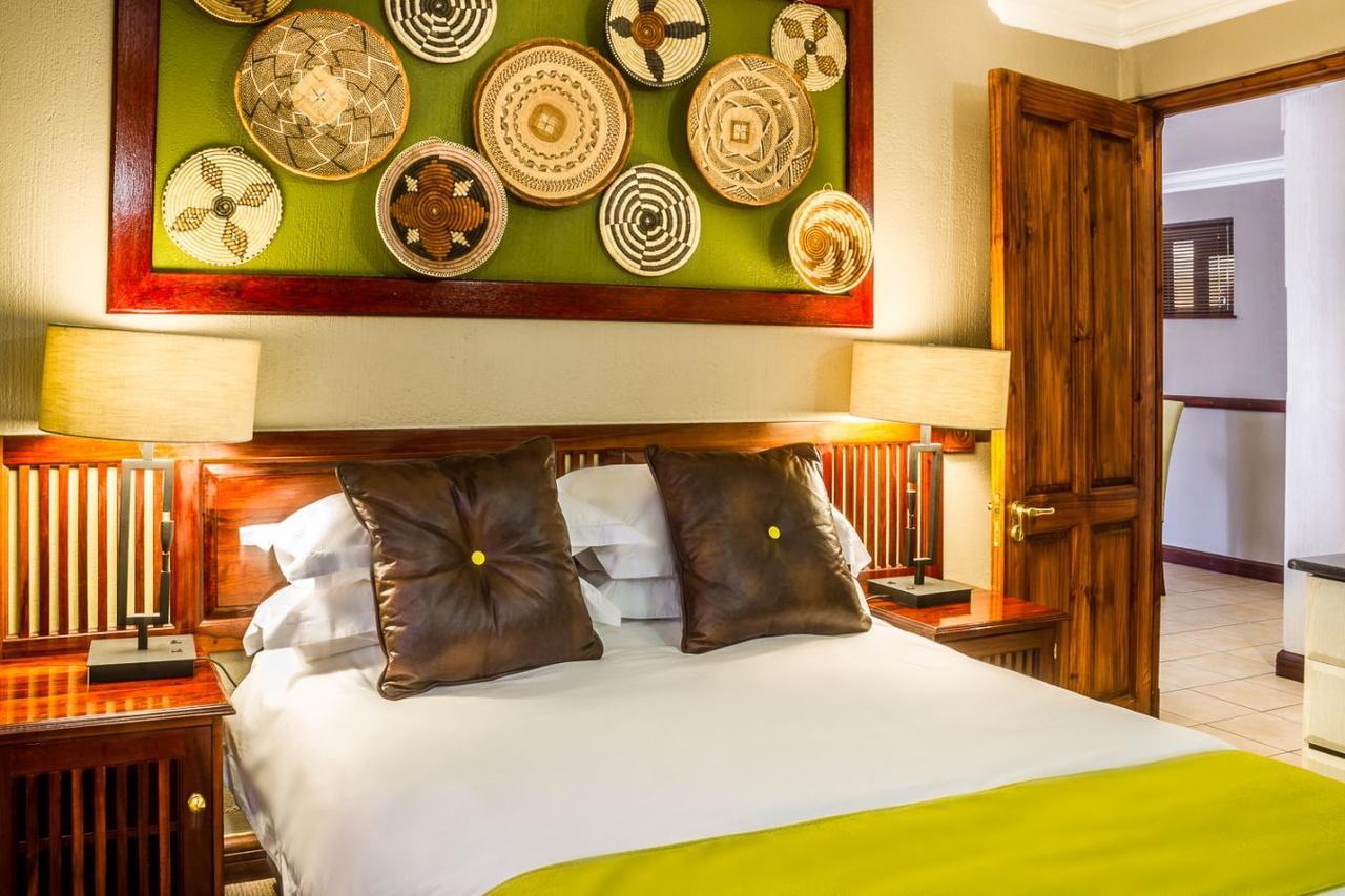 Peermont Mondior Hotel Gaborone Buitenkant foto