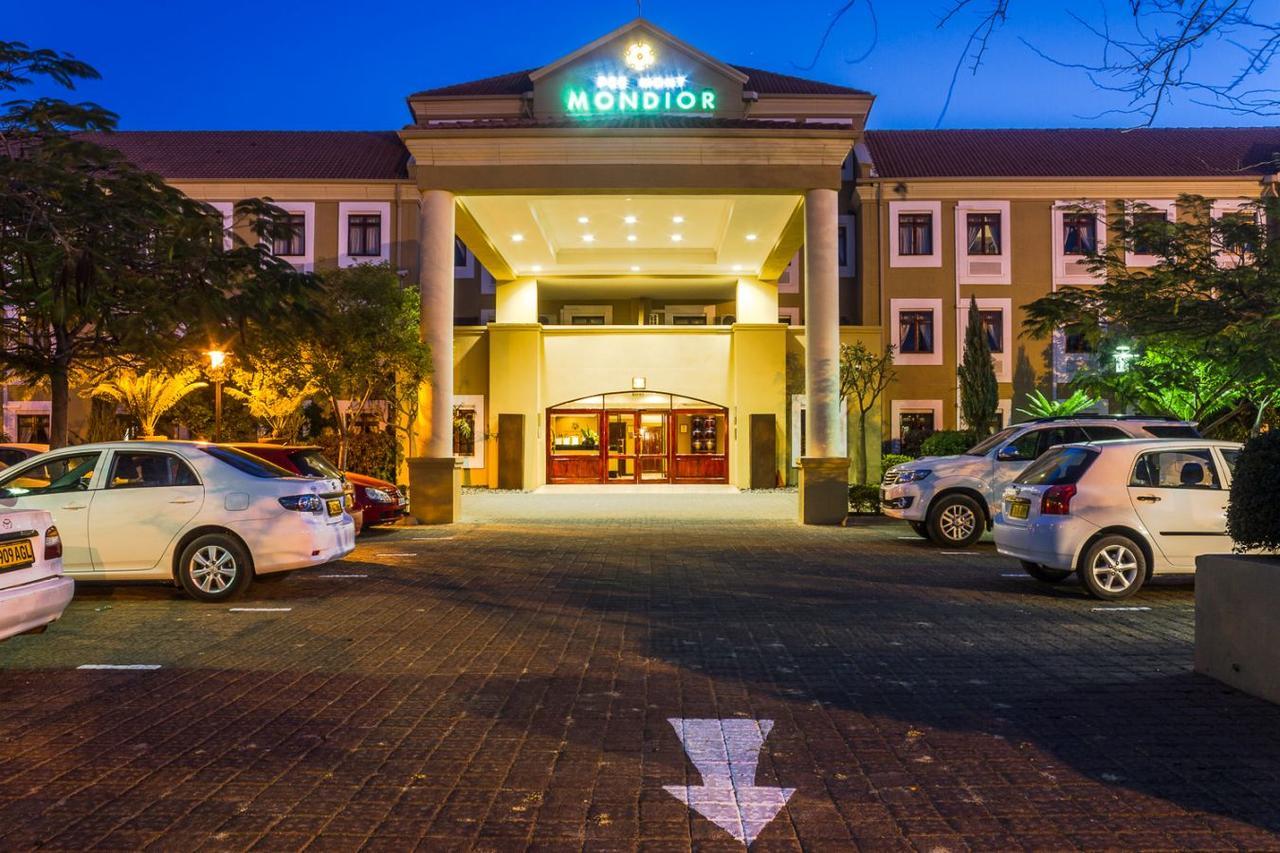 Peermont Mondior Hotel Gaborone Buitenkant foto