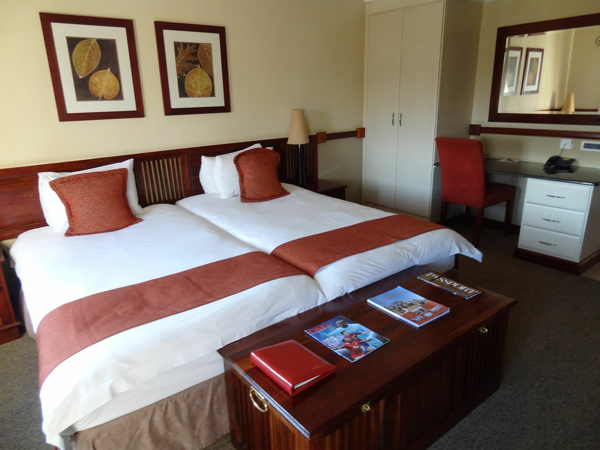 Peermont Mondior Hotel Gaborone Buitenkant foto