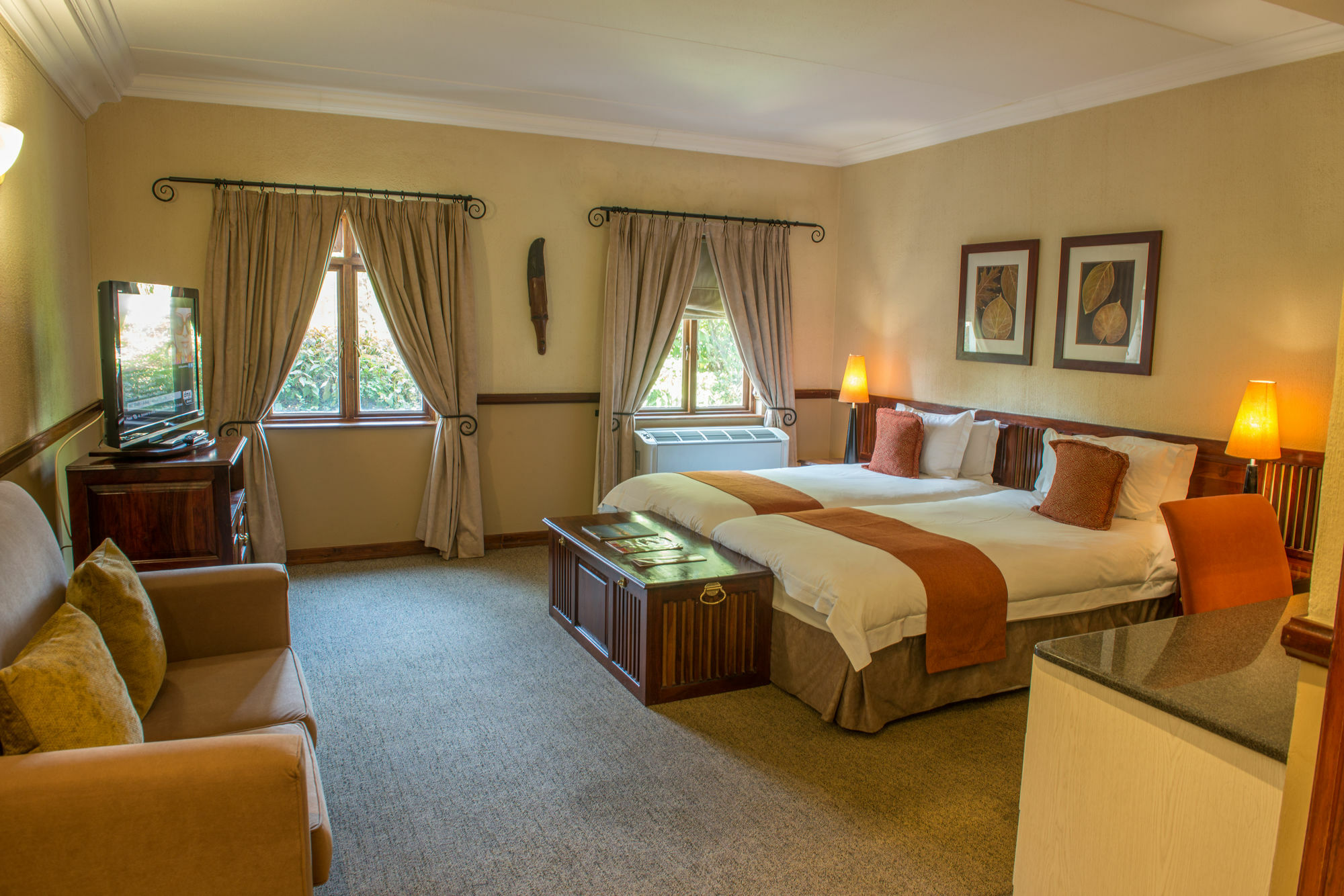 Peermont Mondior Hotel Gaborone Buitenkant foto