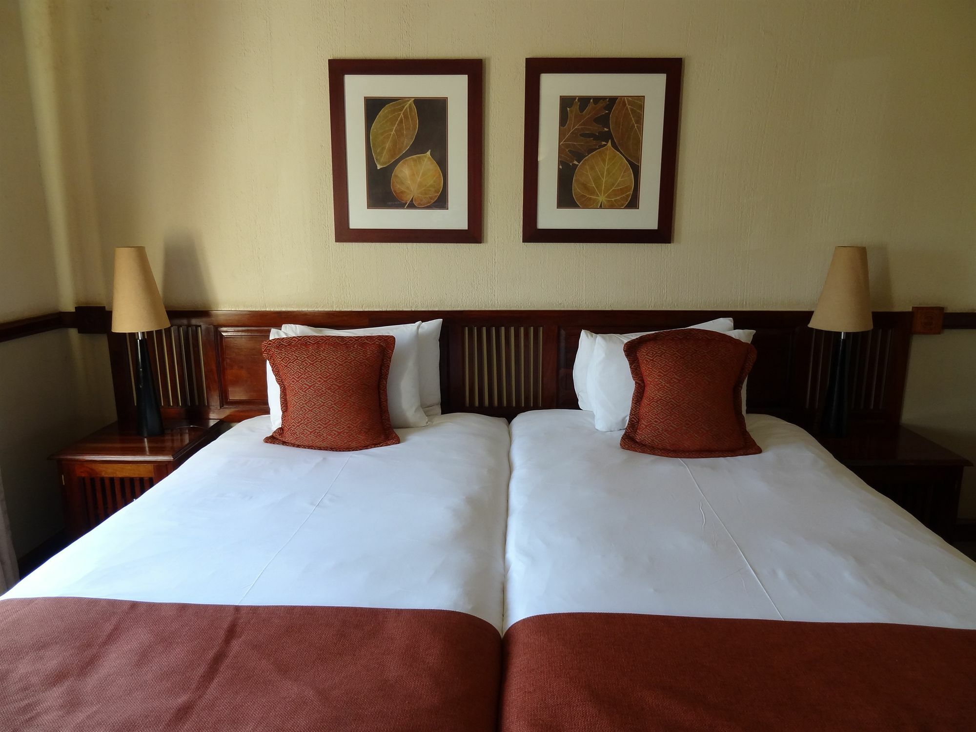 Peermont Mondior Hotel Gaborone Buitenkant foto